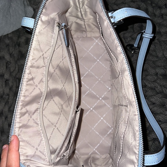 Authentic Michael Kors - Picture 2 of 5